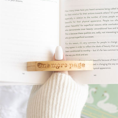 Book Worm Thumb Page Holder image 0