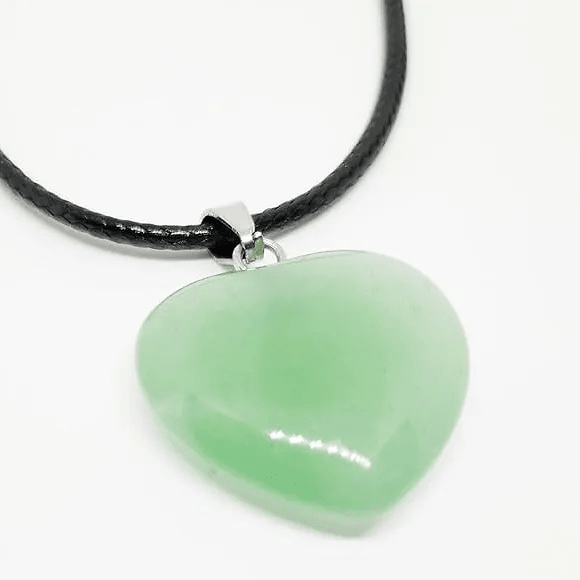 Green Aventurine Healing Crystal Heart Necklace Daisy Devotion